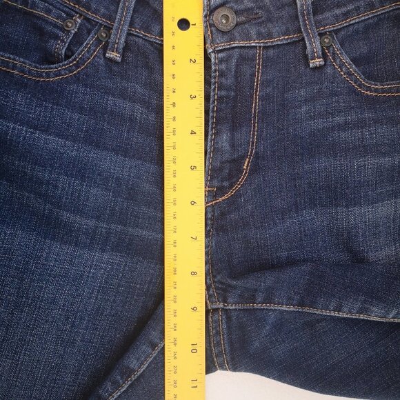 Levi's Bold Curve Silhouette Ladies Classic Rise Straight Size 6/28 Jeans - Picture 13 of 13